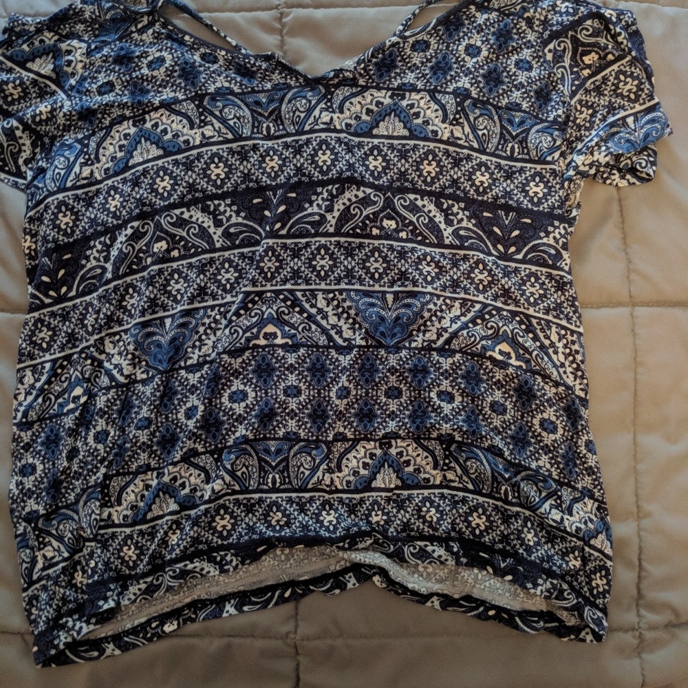 Open shoulder shirt